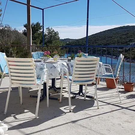 Seaside House Cove Parja, - 8892 Дом отдыха Вис