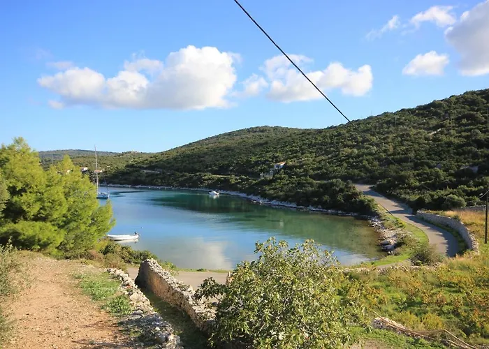 Seaside House Cove Parja, - 8892 * Vis